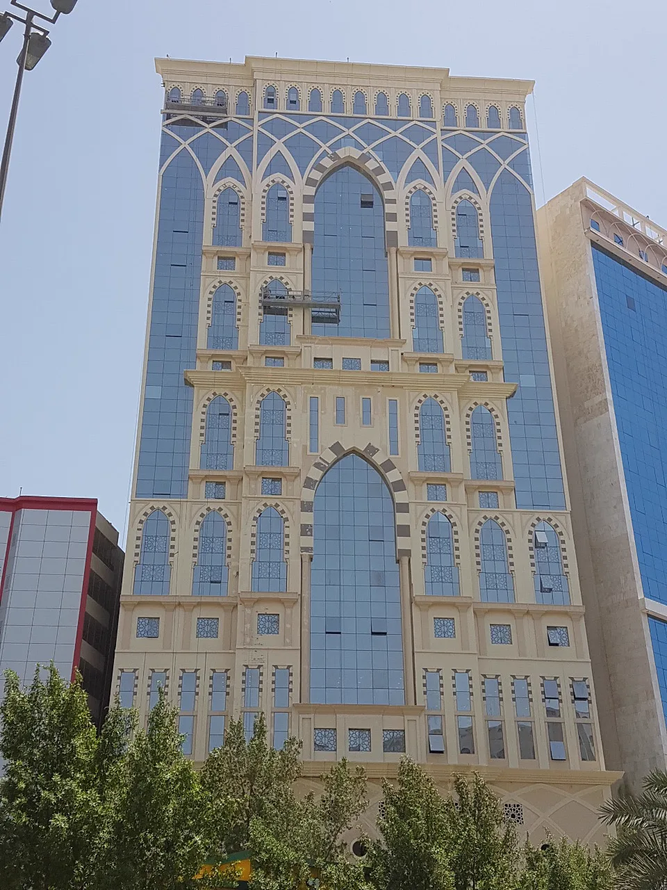 مثال مستقل من كتالوج الواجهات الزجاجية