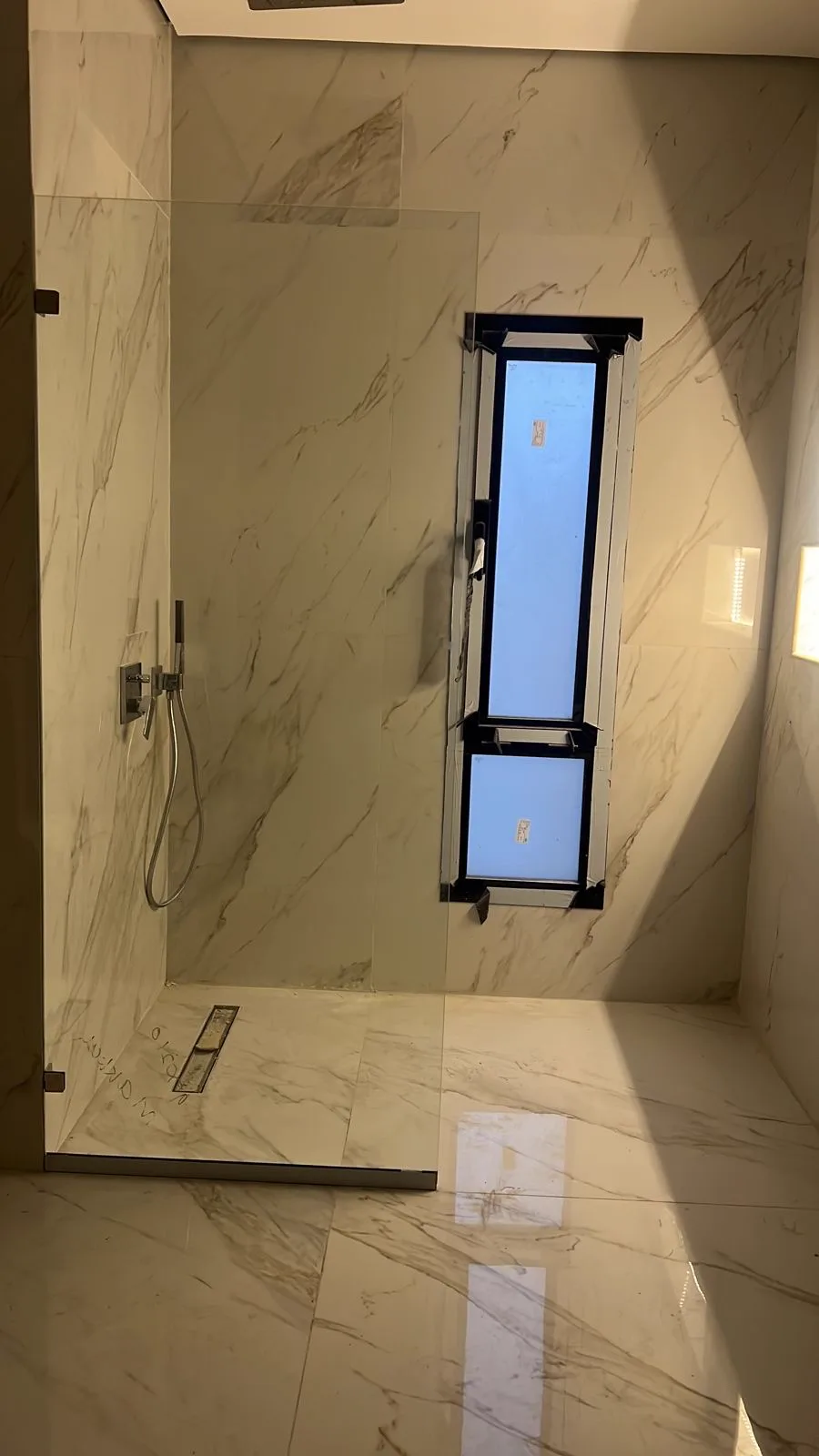 زجاج كبائن شور حمامات